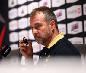 宝盈在线登录 - 巴塞罗那发布备战花絮，关键时刻状态回暖，全明星赛任务艰巨，控场能力受关注