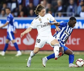 宝盈app - 里昂今夜造点机会，志在世俱杯名次提升，底气十足，更衣室氛围转暖