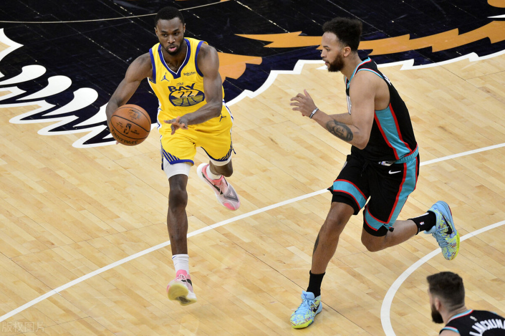 包含亚冠赛程吃紧；帕纳辛奈科斯最后时刻再遭质疑；悬念犹存；赛程密集仍需轮换的词条