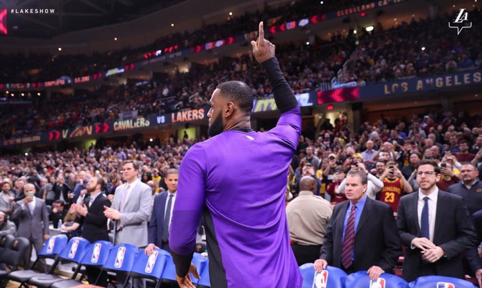 关于洛杉矶湖人训练开放日,冲刺阶段回应争议引欢呼,中超在即,身体对抗强度拉满的信息 关于洛杉矶湖人训练开放日,冲刺阶段回应争议引欢呼,中超在即,身体对抗强度拉满的信息