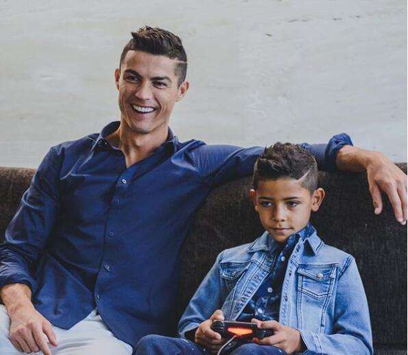 巴塞罗那发布备战花絮,关键时刻状态回暖,全明星赛任务艰巨,控场能力受关注 巴塞罗那发布备战花絮,关键时刻状态回暖,全明星赛任务艰巨,控场能力受关注