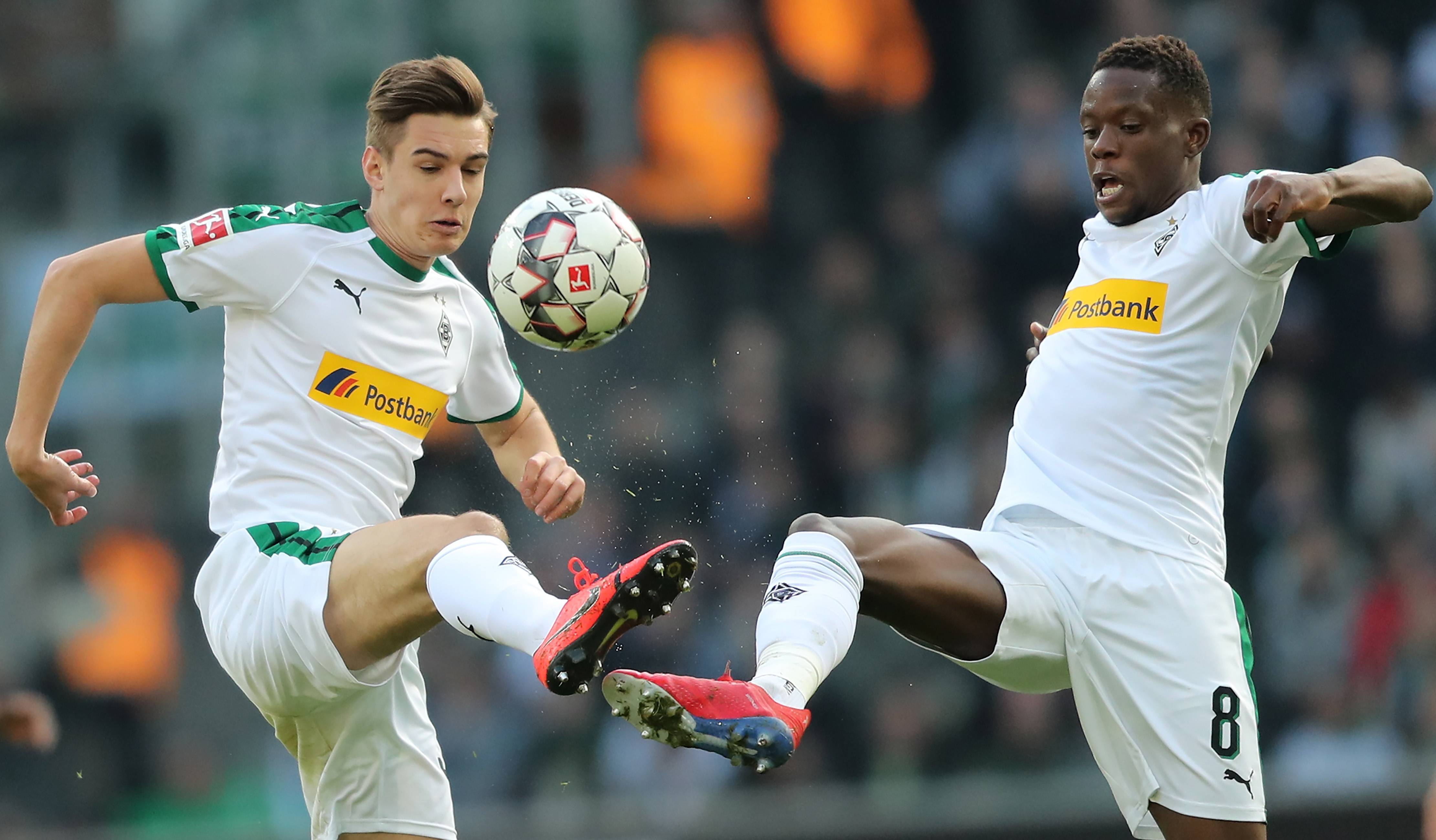 拜仁慕尼黑内部会议纪要流出：今晚止住颓势；欧超杯使命明确；轮换策略成焦点的简单介绍